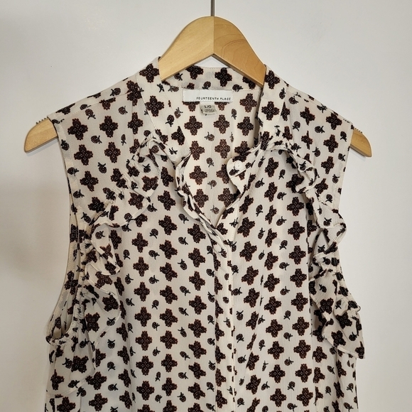 Fourteenth Place Button Down Sleeveless Blouse Size L - Picture 4 of 8